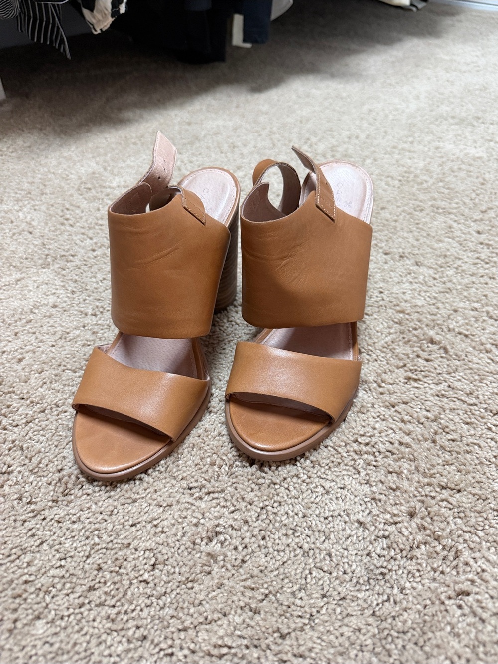 Caslon Tan Leather Block Heel Slingback Sandals